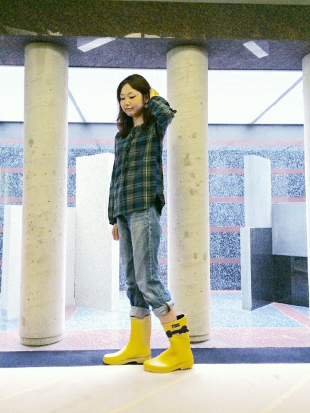 「チェック、ブラウス、チェックシャツ、秋のコーデ」｜「AIGLEのタータンチェック　プルオーバーシャツ“MACATTY CH”（シャツ/ブラウス、グリーン系）」を使った、AIGLE本社スタッフさん（レディース・161cm）の秋コーディネートの1枚目の写真