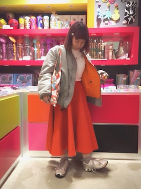 「アイテム（トートバッグ、オレンジ系）」を使った、そよみんさん（レディース・150cm）の冬コーディネート