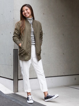 「NATURAL BEAUTY BASIC（ナチュラルビューティーベーシック）のアイテム（MA-1）」を使った、NBB STAFF01さん（レディース・163cm）の秋コーディネート