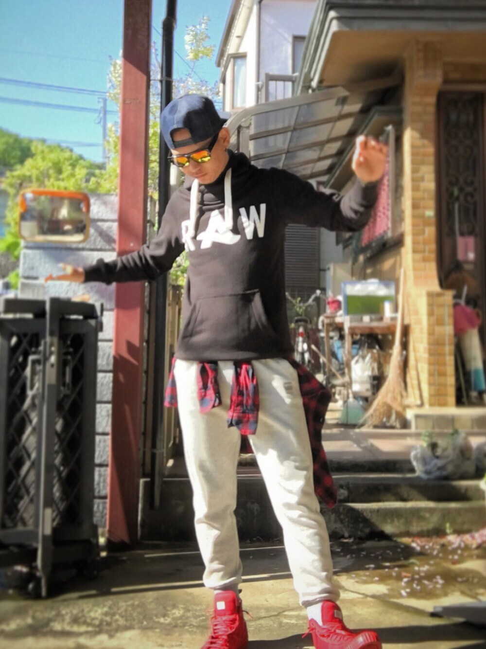 「休日スタイル、オトナカジュアル、夏」｜「G-STAR RAWのアイテム（パーカー、ブラック系）」を使った、YuKiさん（メンズ・171cm）の夏コーディネートの1枚目の写真