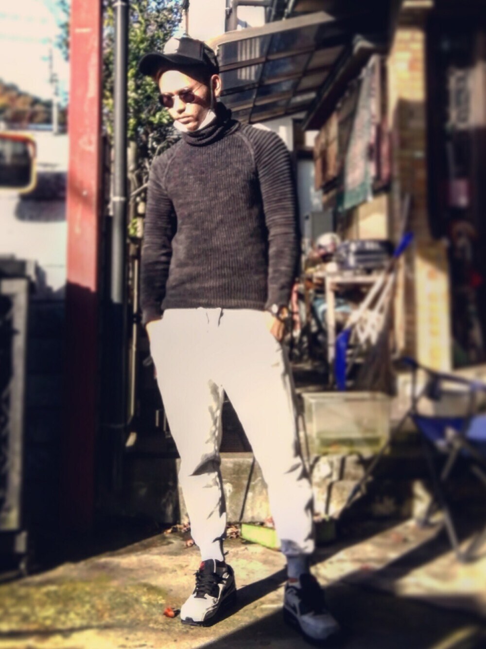 「シンプル、冬コーデ、ブラックコーデ、ニット、モノトーン、大人カジュアル、G-STAR RAW(G-STAR RAW)、NIKE、冬」｜「G-STAR RAWのアイテム（ニット/セーター、ブラック系）」を使った、YuKiさん（メンズ・171cm）の秋コーディネートの1枚目の写真