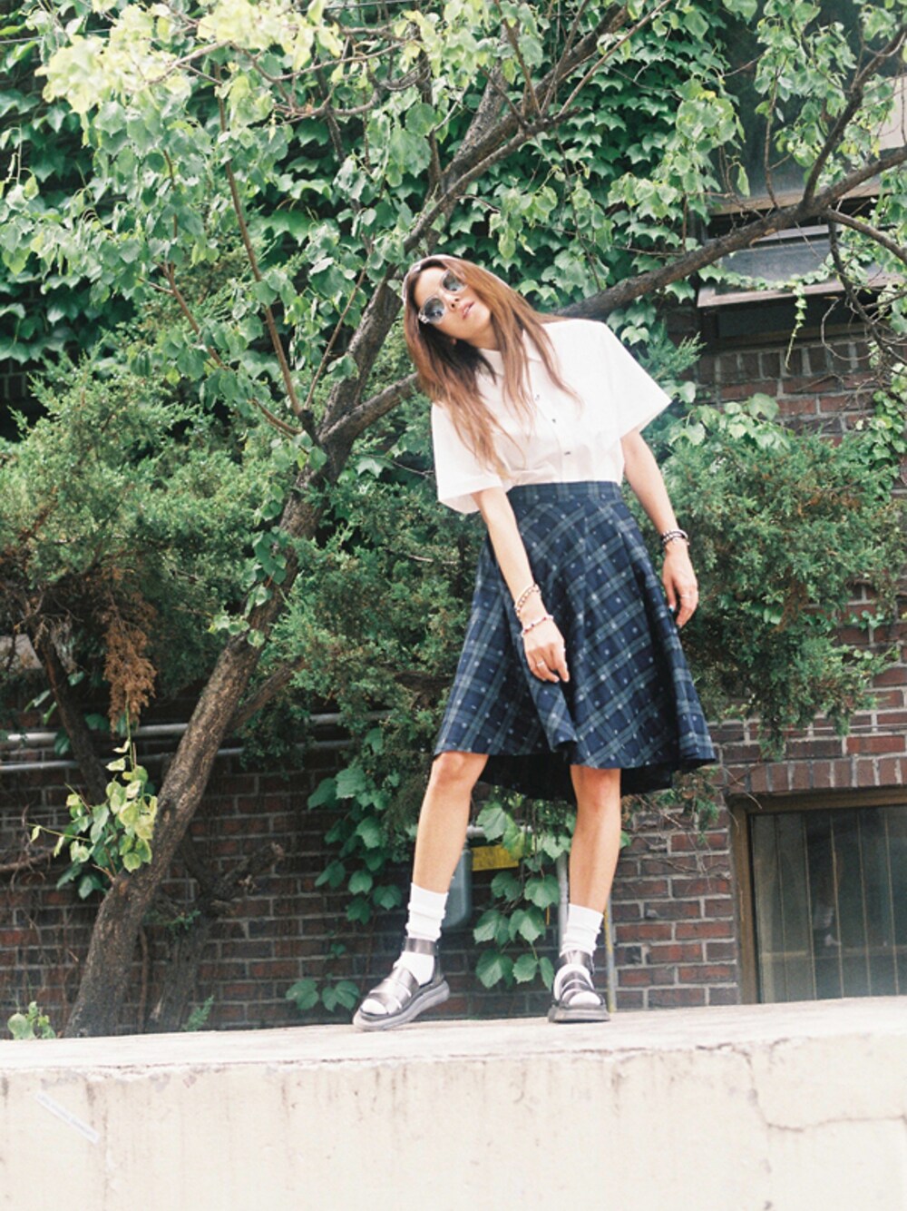 「LIFUL、 LIFUL MINIMAL GARMENTS」｜「LIFUL MINIMAL GARMENTS.のLIFUL X LEWITT STRIPE SNAPBACK（アクセサリー、その他）」を使った、LIFULMINIMALGARMENTS.さん（レディース・168cm）の秋コーディネートの1枚目の写真