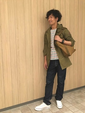 「AIGLE（エーグル）のアイテム（ステンカラーコート）」を使った、一海智博さん（メンズ・175cm）の夏コーディネート