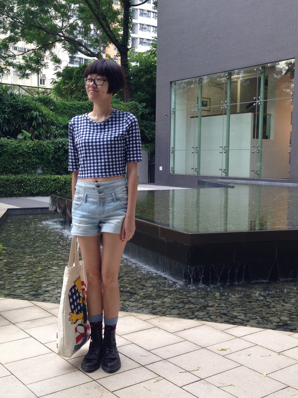 「Dr. Martensのアイテム（ブーツ、ブラック系）」を使った、Emily Lauさん（レディース・164cm）の夏コーディネートの1枚目の写真