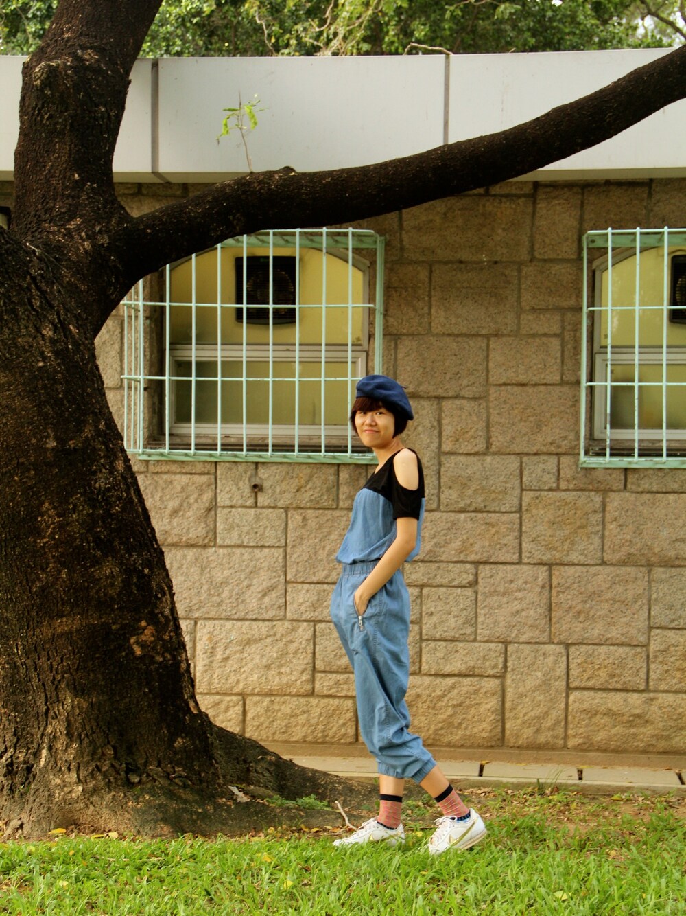 「denim」｜「IZZUEのアイテム（つなぎ/オールインワン、ブルー系）」を使った、Emily Lauさん（レディース・164cm）の夏コーディネートの1枚目の写真