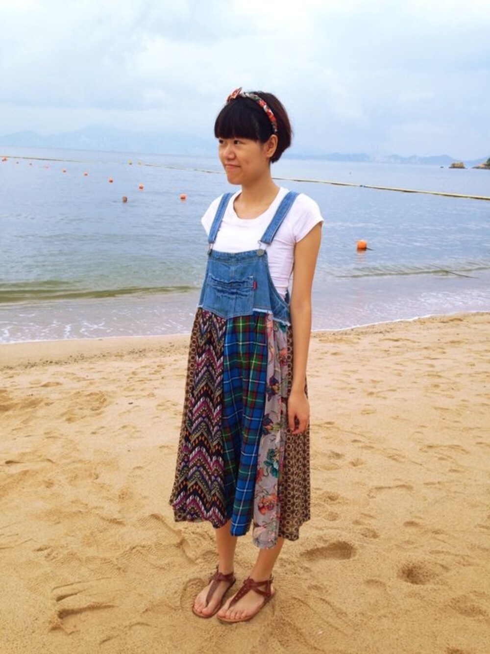 「dress」｜「Titicacaのアイテム（ワンピース、ブルー系）」を使った、Emily Lauさん（レディース・164cm）の秋コーディネートの1枚目の写真