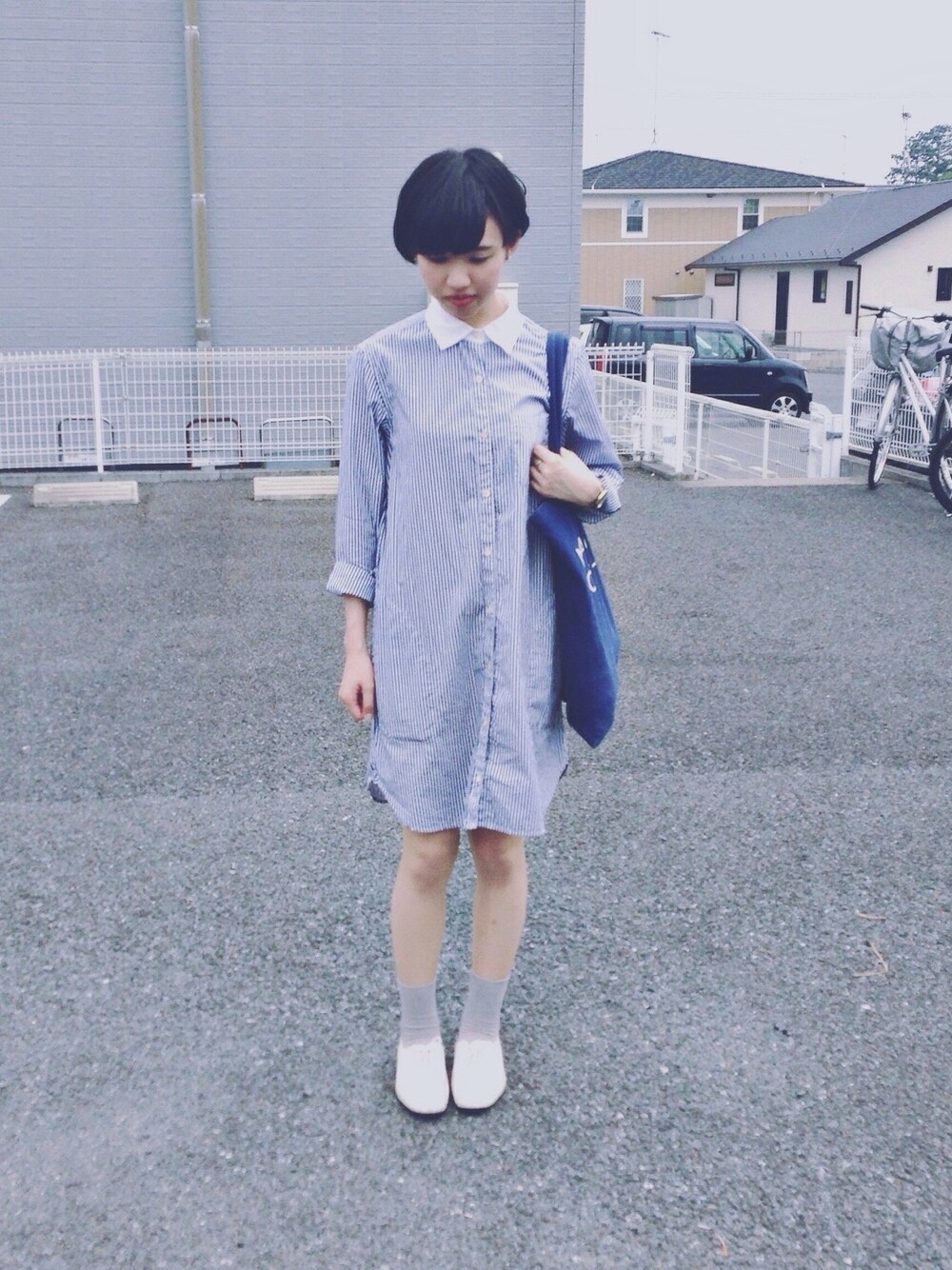 「シャツワンピース、レースアップシューズ、Steven Alan、柄ワンピース、MARGARET HOWELL」｜「Steven Alanのアイテム（ワンピース、ブルー系）」を使った、n r さん（レディース・160cm）の夏コーディネートの1枚目の写真