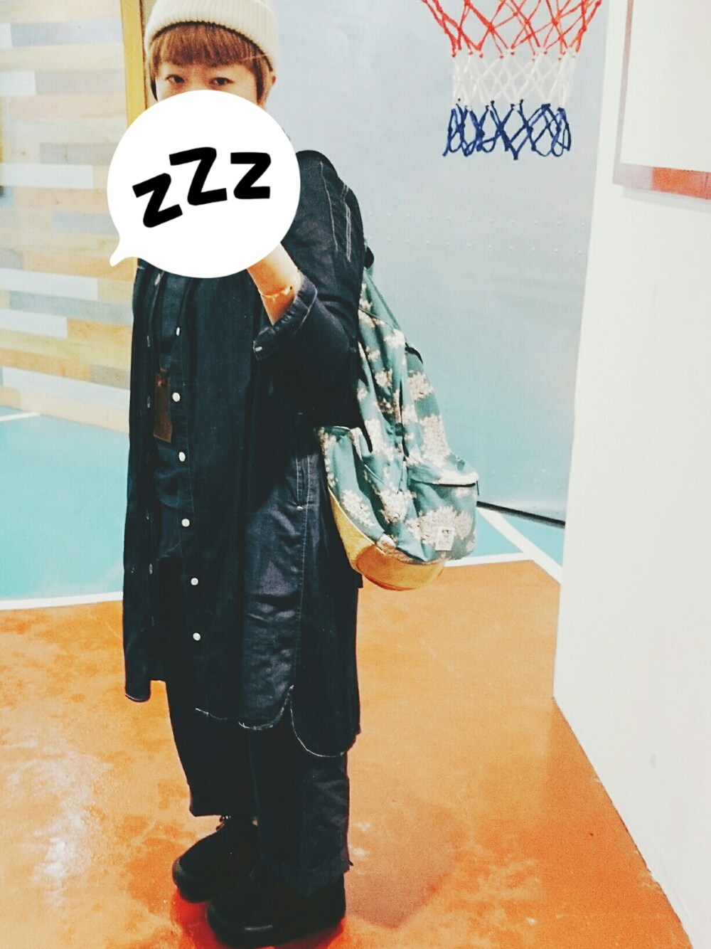 「BEAMS PLUSのBEAMS PLUS / ケーブル ワッチキャップ 14A/W（ニットキャップ/ビーニー、ホワイト系）」を使った、chow.さん（レディース・157cm）の冬コーディネートの1枚目の写真