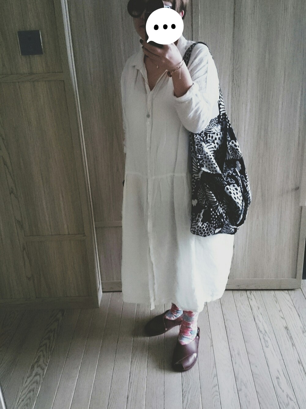 「ワンピース、サンダル、リネン、marbleSUD、ICHI antiquite’s」｜「marble sudのツヴィトーク JQ CAMPUS TOTE BAG商品番号	084F030200（ハンドバッグ、ブラック系）」を使った、chow.さん（レディース・158cm）の春コーディネートの1枚目の写真