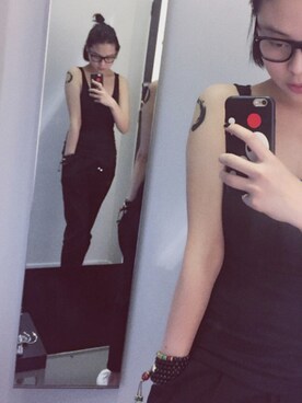 「H&M（エイチ・アンド・エム）のアイテム（Tシャツ/カットソー、ブラック系）」を使った、Miss.Unicornさん（レディース・167cm）の春コーディネート