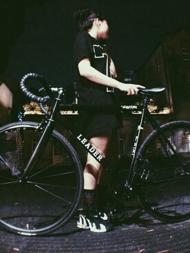 「NIKE（ナイキ）のDt max96（スニーカー、ブラック系）」を使った、吳韋嬅さん（レディース・156cm）の春コーディネート