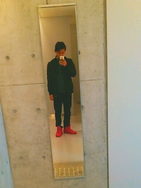 「赤い靴」｜「アイテム（スニーカー）」を使った、奏太さん（メンズ・165cm）の春コーディネート