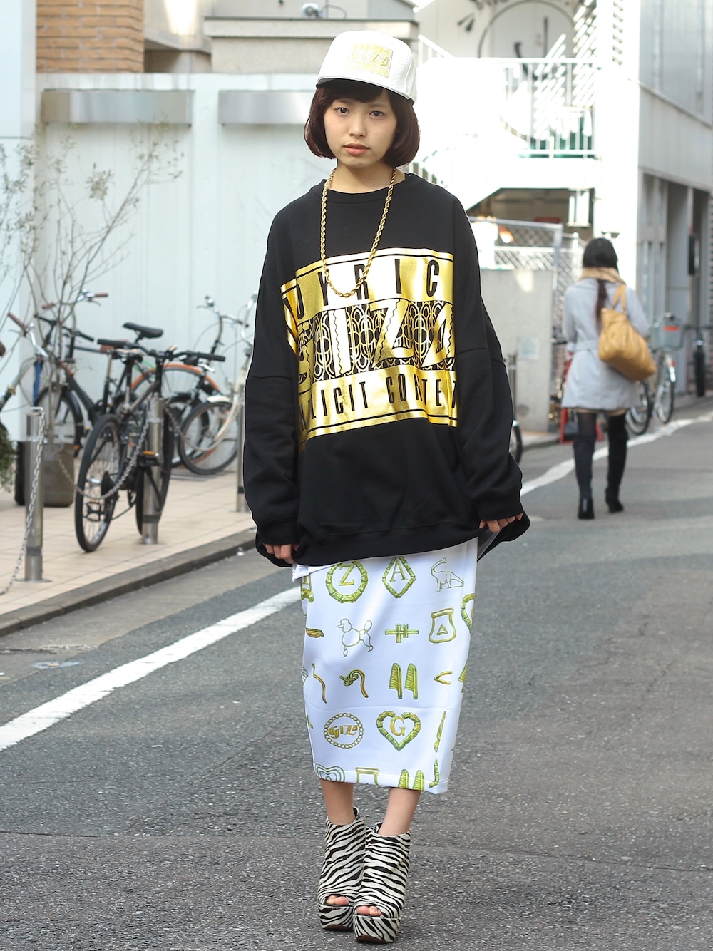 「ロゴスウェット、JOYRICH、GIZA」｜「JOYRICHの【JOYRICH × GIZA】Giza Advisory Big Crew / BLK（スウェット、ブラック系）」を使った、wizART(d)さん（レディース・168cm）の冬コーディネートの1枚目の写真