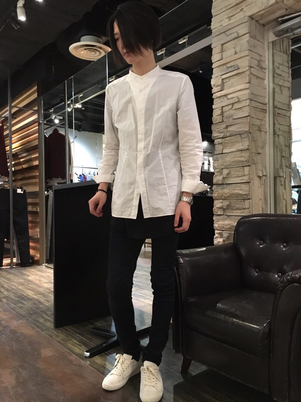 「NOID、NO ID.、バンドカラー、バンドカラーシャツ、秋物、秋物新作、新宿、ルミネエスト新宿」｜「NO ID.のms2855-CｸﾛｽﾊﾞﾝﾄﾞｶﾗｰSH ｼｬﾂ（シャツ/ブラウス、ホワイト系）」を使った、NO ID. 新宿ルミネエスト店さん（メンズ・175cm）の夏コーディネートの1枚目の写真