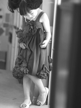 「アイテム（ドレス、グレー系）」を使った、アツナナさん（キッズ・110cm）の春コーディネート