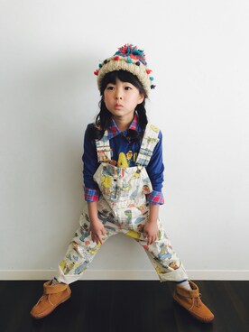 「One deux boo（ワンドゥーブー）のアイテム（サロペット/オーバーオール）」を使った、アツナナさん（キッズ・121cm）の冬コーディネート