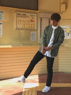 「ダニエルウェリントン」｜「アイテム（MA-1）」を使った、ようすさん（メンズ・176cm）の秋コーディネート