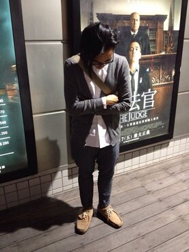 「アイテム（ボディバッグ/ウエストポーチ、ブルー系）」を使った、Vincent Keさん（メンズ・173cm）の冬コーディネート