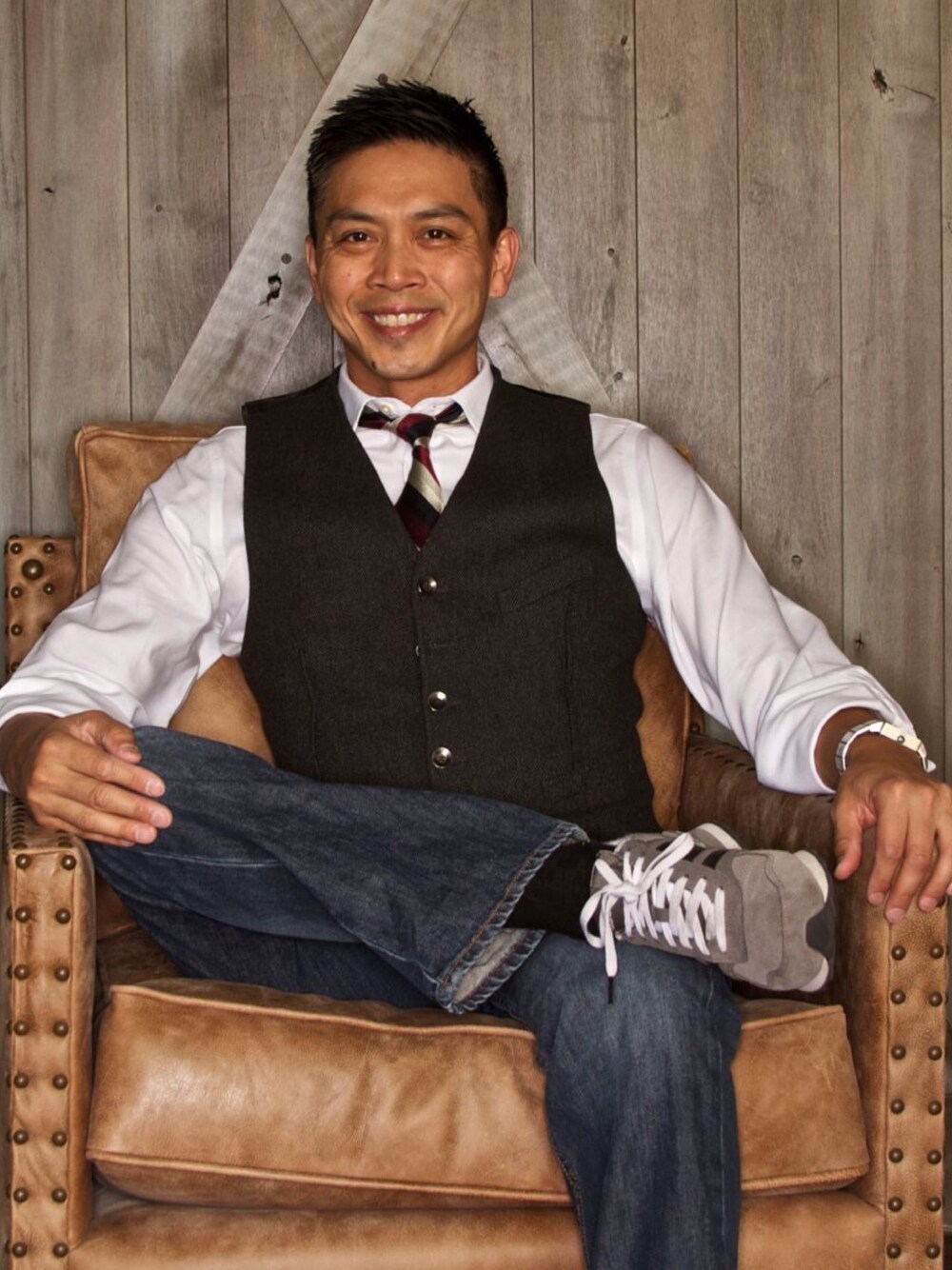 「Austin」｜「NIXONのアイテム（腕時計、シルバー系）」を使った、RamilR3yさん（メンズ・173cm）の秋コーディネートの1枚目の写真