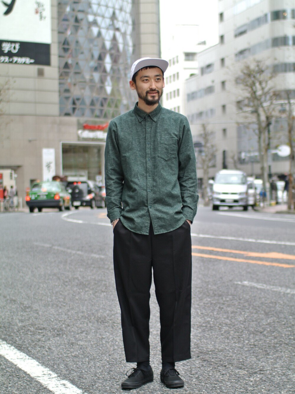 「カジュアル、ラクチンコーデ、大人カジュアル、スニーカー、シャツ、オトナカジュアル、Time is on、timeison、woodwood」｜「Time is onの【REGULAR FIT】（アクセサリー、その他）」を使った、Timeisonさん（メンズ・177cm）の春コーディネートの1枚目の写真