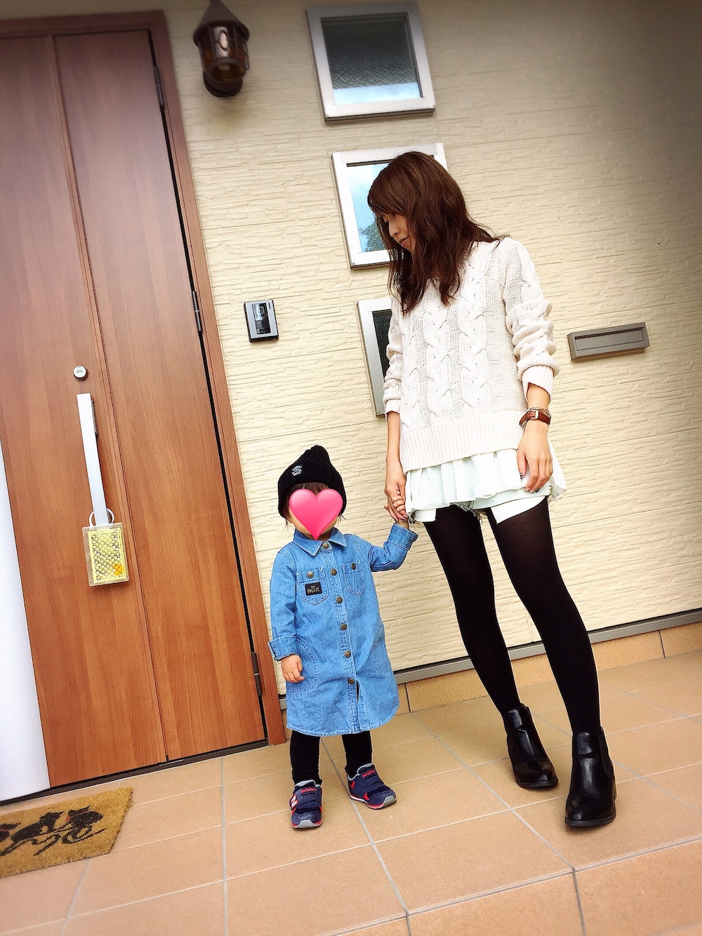 「abcdの脇ポケット付きデニムシャツワンピース（ワンピース/ドレス、ブルー系）」を使った、とこさん（レディース・151cm）の秋コーディネートの1枚目の写真
