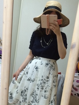 ブルー系のアイテムを使った 花柄 スカート の人気ファッションコーディネート Wear