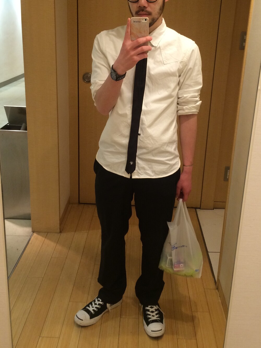 「COMME des GARCONS、Dior HOMME、Moscot、SEIKO、cosmic wonder light source、MOSCOT Lemtosh」｜「CONVERSEのJACK PURCELL MID/ジャックパーセル MID（スニーカー、ブラック系）」を使った、taaarumizuさん（メンズ・168cm）の春コーディネートの1枚目の写真
