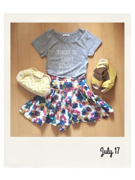 「BEAMS（ビームス）のクラッチバッグ（クラッチバッグ、イエロー系）」を使った、marbleさん（レディース・158cm）の夏コーディネート