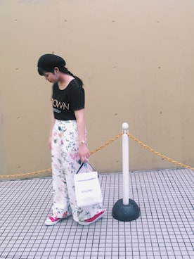 「サテンパンツ」｜「アイテム（ハンチング/ベレー帽）」を使った、yukaさん（レディース・148cm）の夏コーディネート