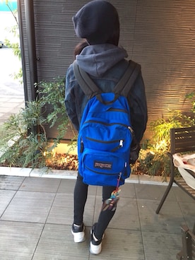 「TOMMY（トミー）のアイテム（ニットキャップ/ビーニー）」を使った、Rioさん（レディース・163cm）の秋コーディネート