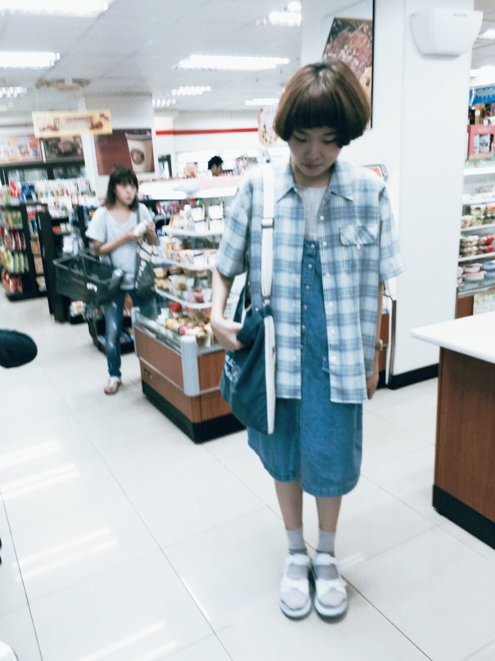 「古着、WEGO、girl、short hair、ARASHI BLAST in Miyagi、MBT、tutuanna」｜「非姥杉のアイテム（シャツ/ブラウス、ブルー系）」を使った、ファン💡さん（レディース・163cm）の夏コーディネートの1枚目の写真