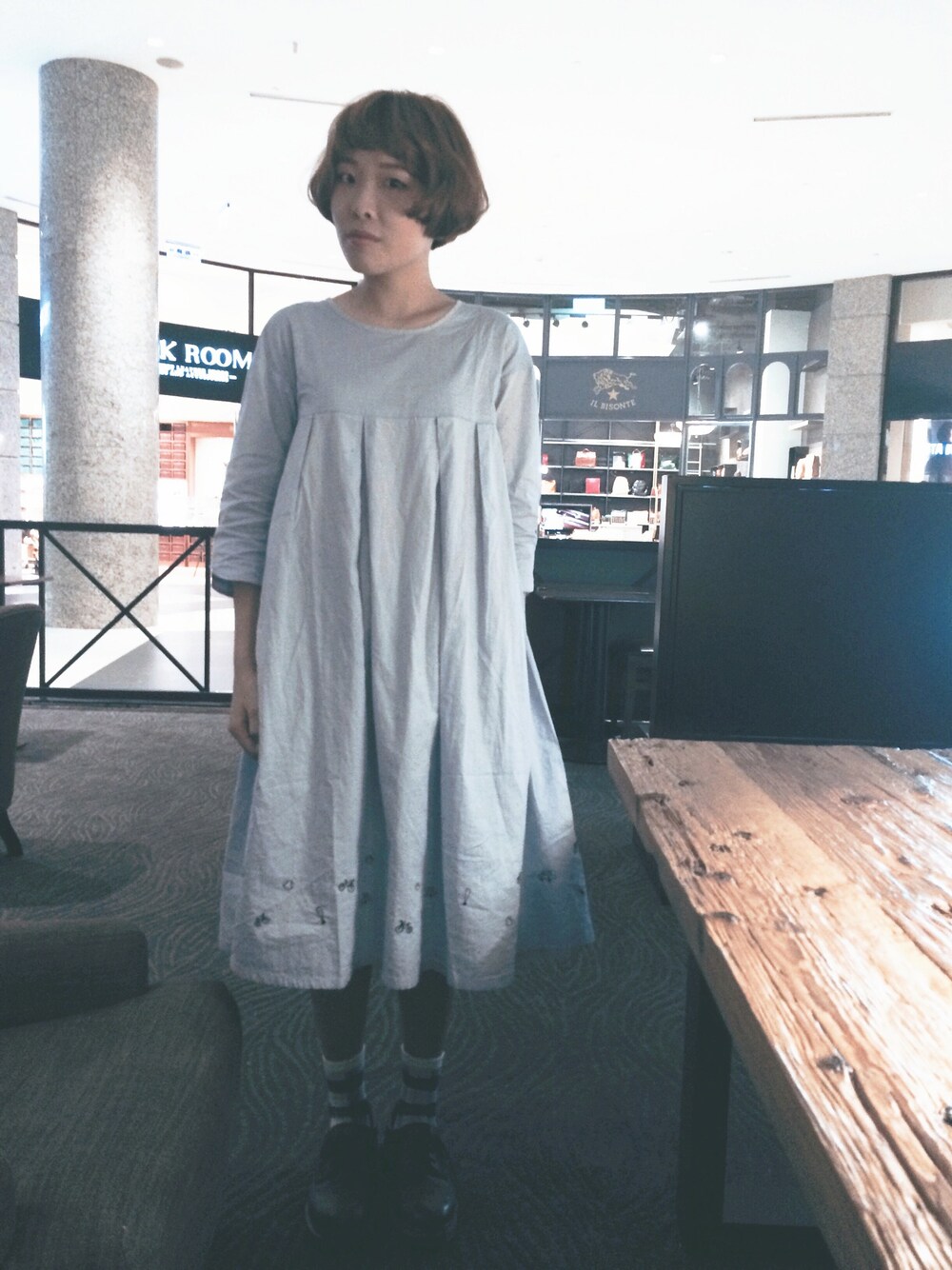 「E-WEAR、Dr.Martens」｜「E-WEARのアイテム（ワンピース、ブルー系）」を使った、ファン💡さん（レディース・163cm）の秋コーディネートの1枚目の写真