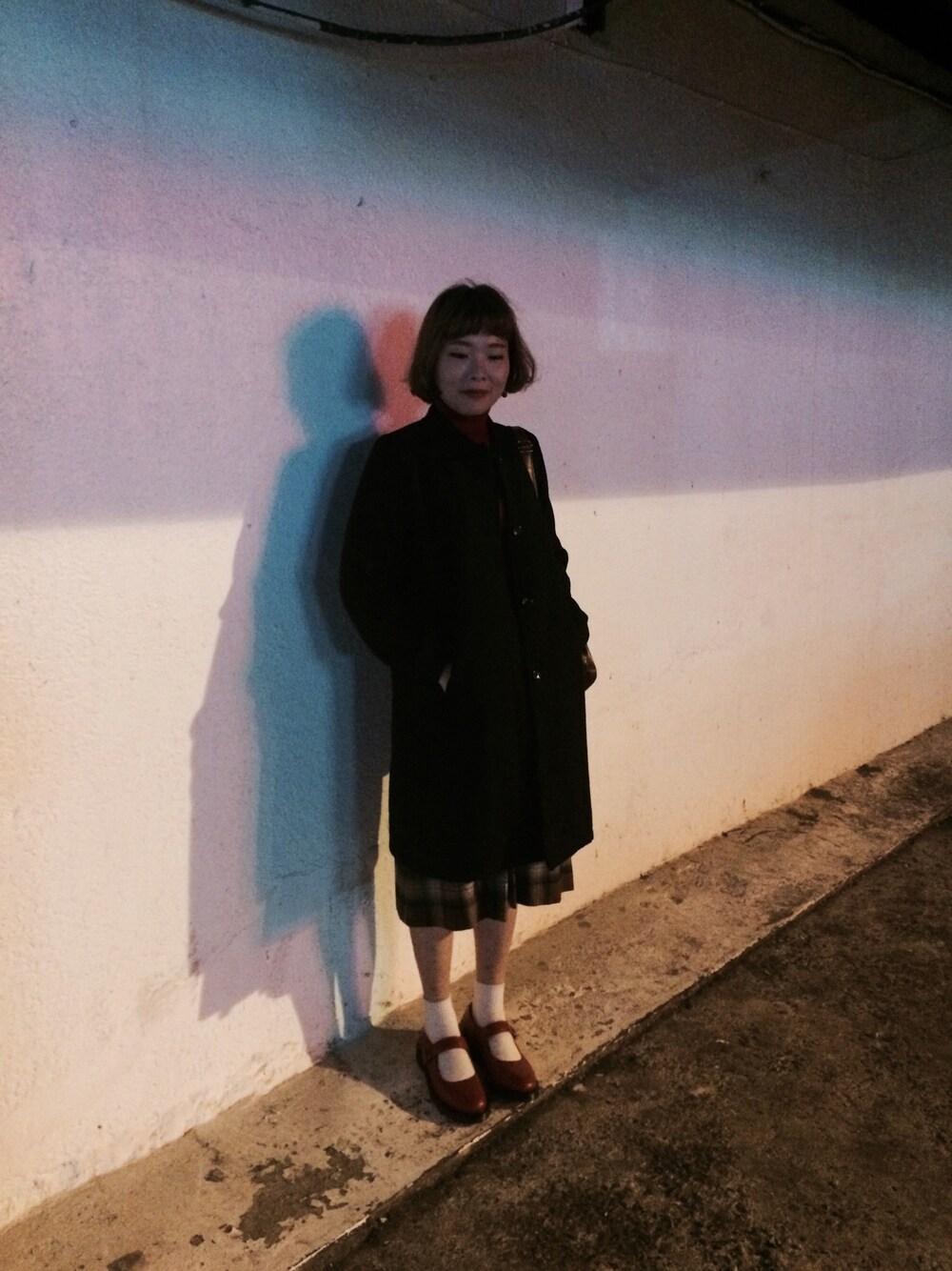 「earth music&ecology、Dr.Martens、古着」｜「earth music&ecologyのアイテム（ジャケット/アウター、ブラック系）」を使った、ファン💡さん（レディース・163cm）の冬コーディネートの1枚目の写真