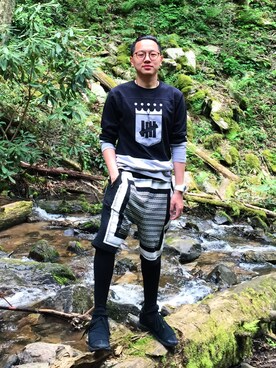 Yu Sun is wearing BLACK SCALE