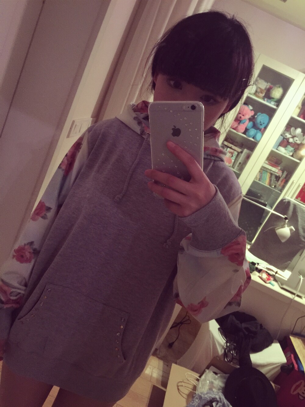 「jouetieのアイテム（パーカー、その他）」を使った、machiさん（レディース・166cm）の春コーディネートの1枚目の写真