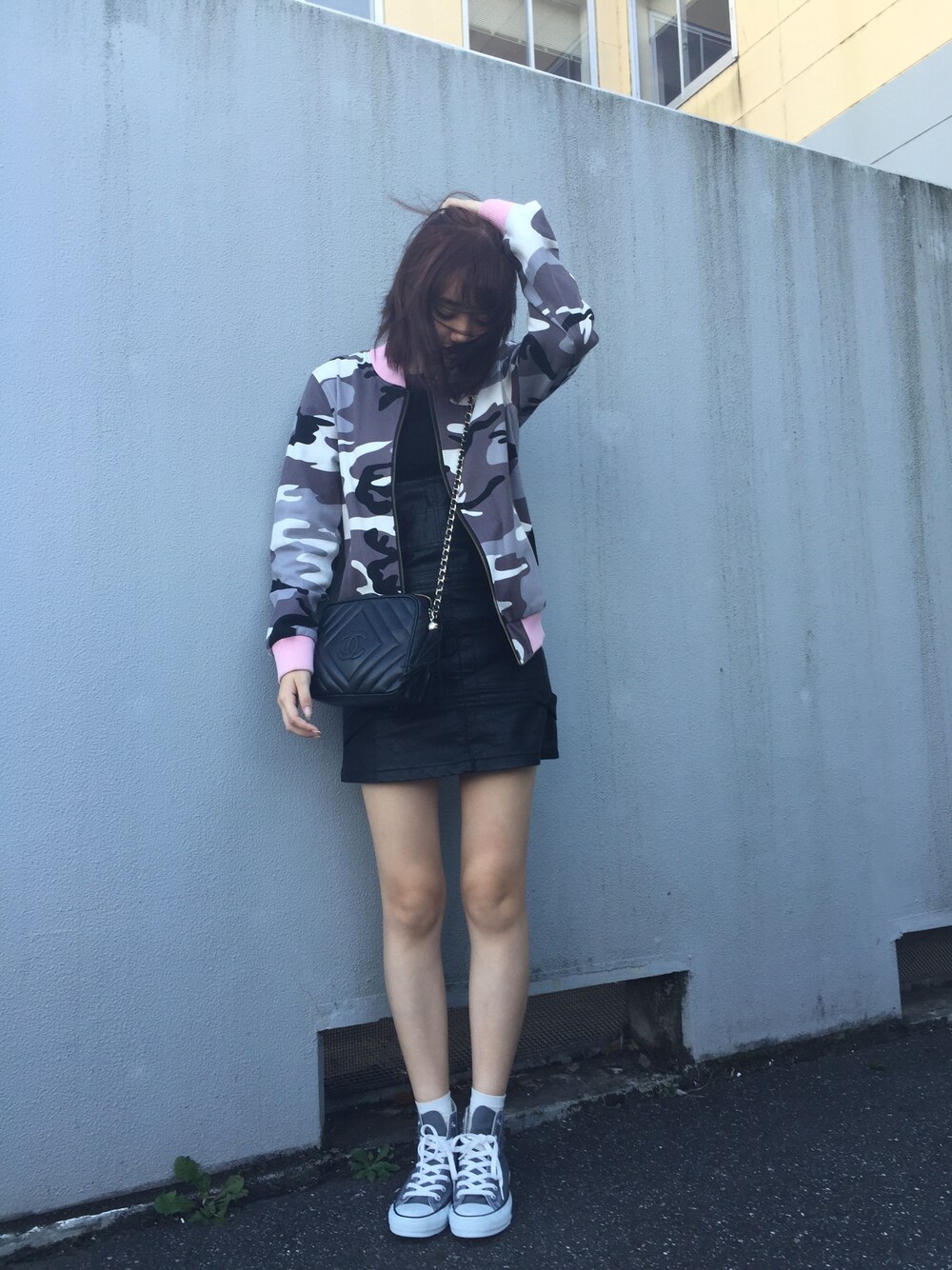 「JOYRICH、ootd」｜「JOYRICHのCotton Camo MA-1 Jkt（ブルゾン、グレー系）」を使った、江野沢愛美 さん（レディース・171cm）の秋コーディネートの1枚目の写真