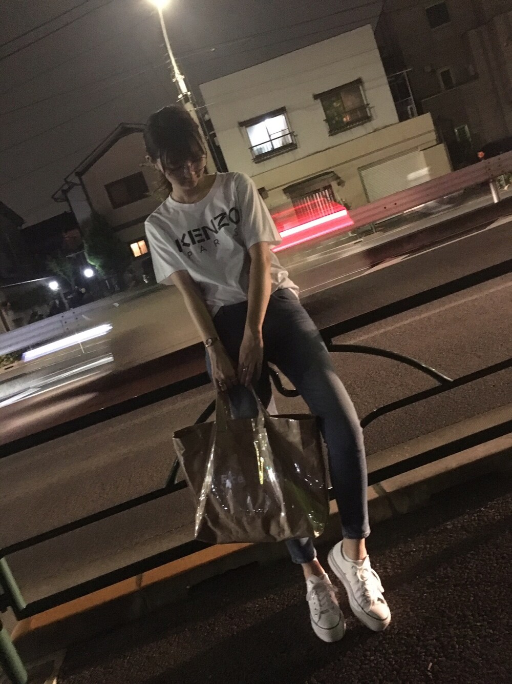 「KENZOのClassic Kenzo Tee（Tシャツ/カットソー、ホワイト系）」を使った、江野沢愛美 さん（レディース・171cm）の夏コーディネートの1枚目の写真