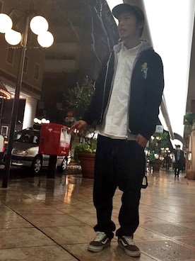 「SON OF THE CHEESE（サノバチーズ）のアイテム（その他アウター）」を使った、山田 岳広さん（メンズ・178cm）の冬コーディネート