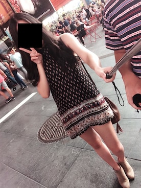 「H&M（エイチ・アンド・エム）のアイテム（ドラムバッグ）」を使った、怪兽酱ChanningLeeさん（レディース・160cm）の夏コーディネート