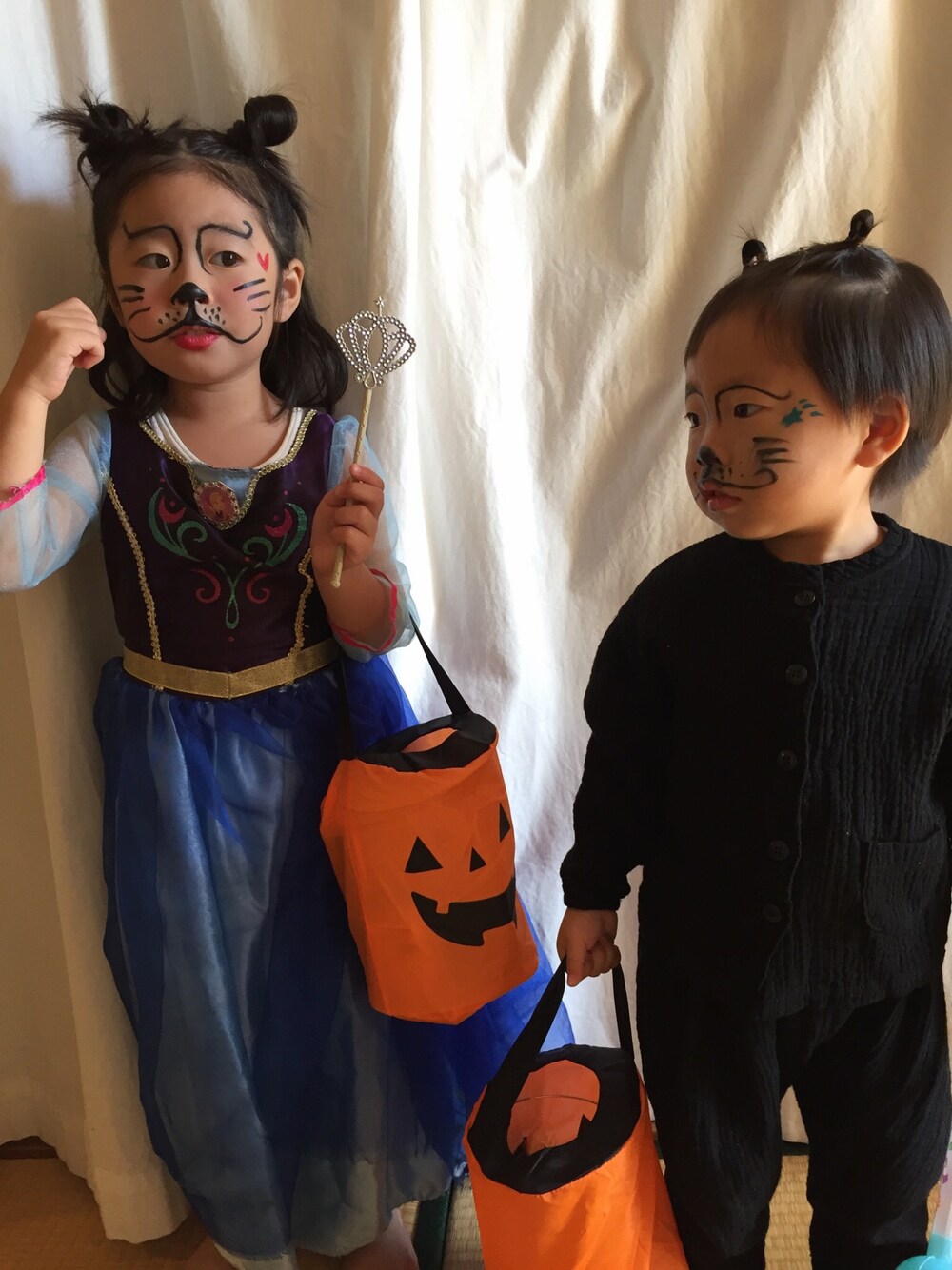 「ハロウィン」｜「koriaのアイテム（トップス、ブラック系）」を使った、chiiiaraさん（キッズ・90cm）の秋コーディネートの1枚目の写真