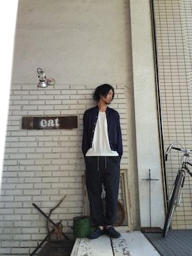 「ブラック×ホワイト」｜「アイテム（スタジャン）」を使った、eat_cameさん（メンズ・180cm）の秋コーディネート
