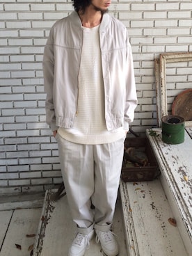 「アイテム（ノーカラージャケット、グレー系）」を使った、eat_cameさん（メンズ・180cm）の秋コーディネート