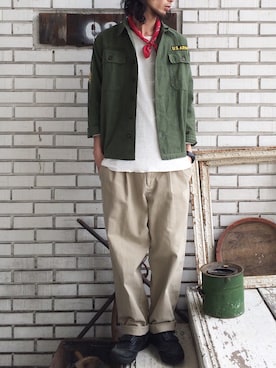 「Guess（ゲス）のアイテム（チノパンツ）」を使った、eat_cameさん（メンズ・180cm）の春コーディネート