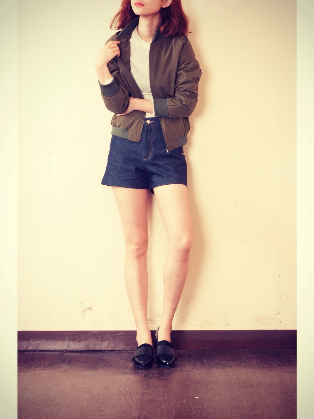 「ブルゾン、デニム、denim、street、lookbook、knit」｜「vineamelosのアイテム（ブルゾン、グリーン系）」を使った、박성령さん（レディース・166cm）の秋コーディネートの1枚目の写真