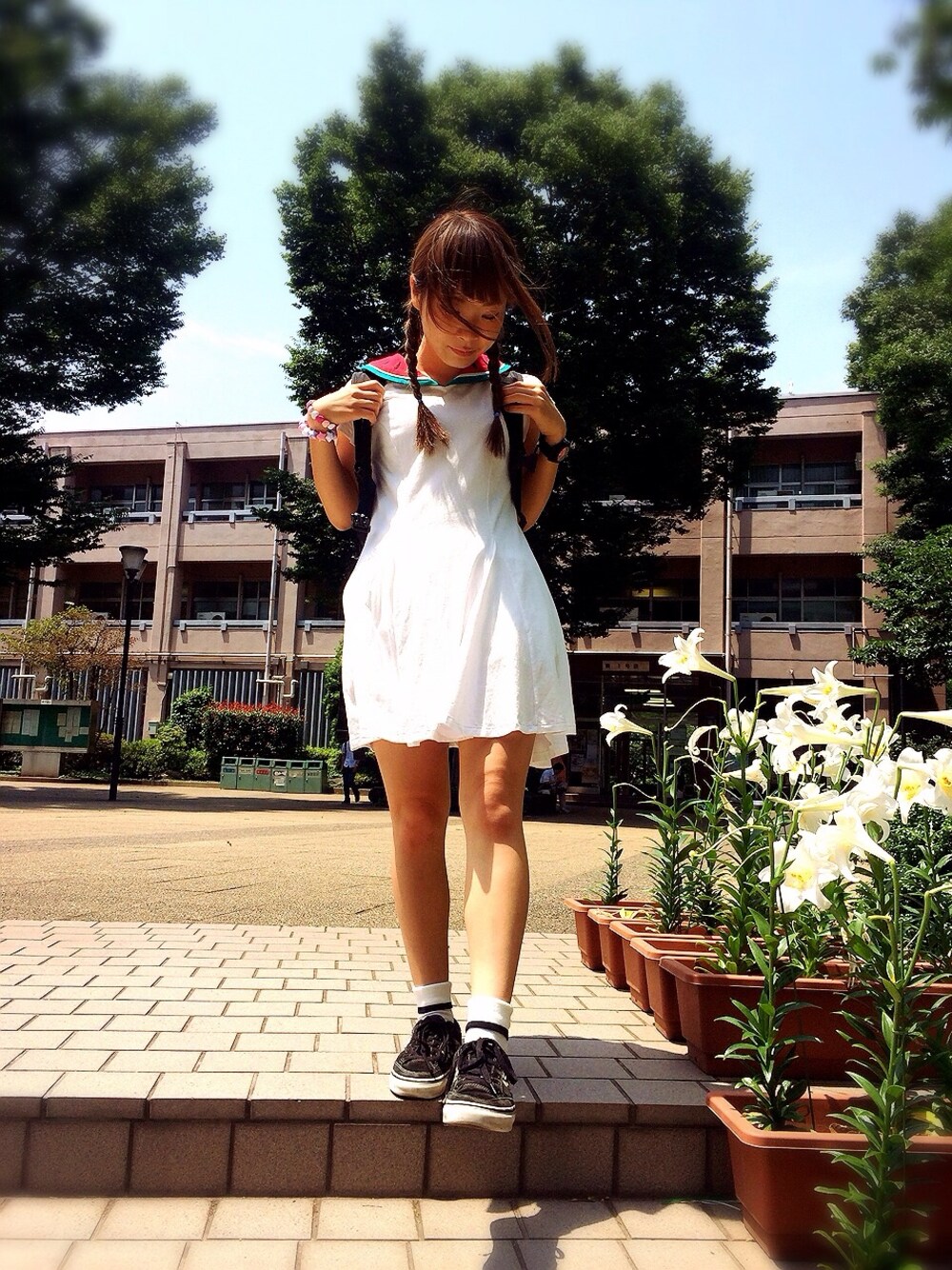 「スニーカー、Candy Stripper、VANS、adidas、MEMENTISM、腕時計、メメントイズム(MEMENTISM)、フルーツ柄、スイカ」｜「MEMENTISMのTHE WORLD レザー×ナイロン センタースタッズリュック（バックパック/リュック、ブラック系）」を使った、むらかみえりこさん（レディース・156cm）の夏コーディネートの1枚目の写真