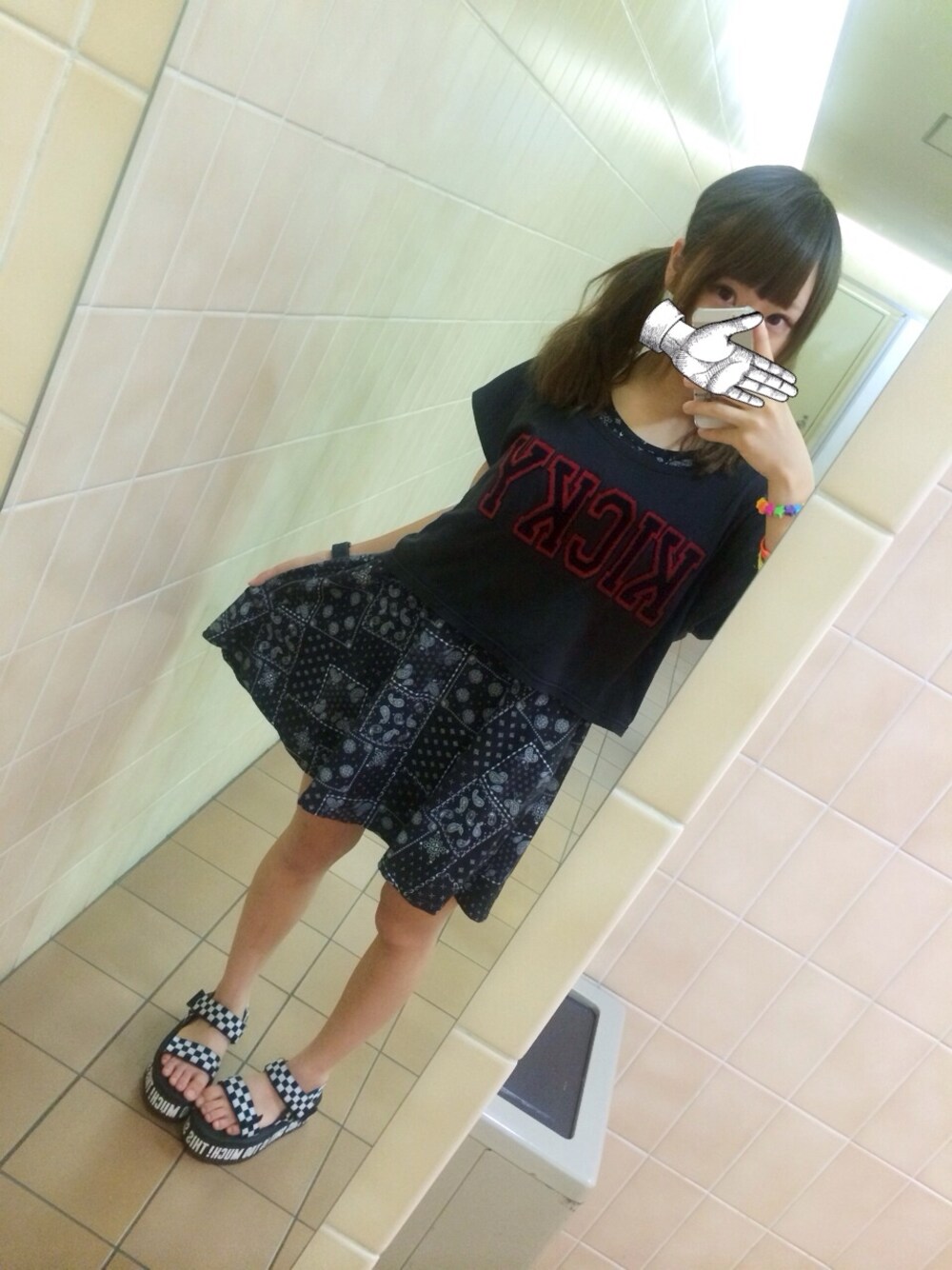 「Candy Stripper、ブラック、ブラックコーデ、黒、ツインテール、サンダル」｜「Candy Stripperのアイテム（ワンピース、ブラック系）」を使った、むらかみえりこさん（レディース・156cm）の夏コーディネートの1枚目の写真