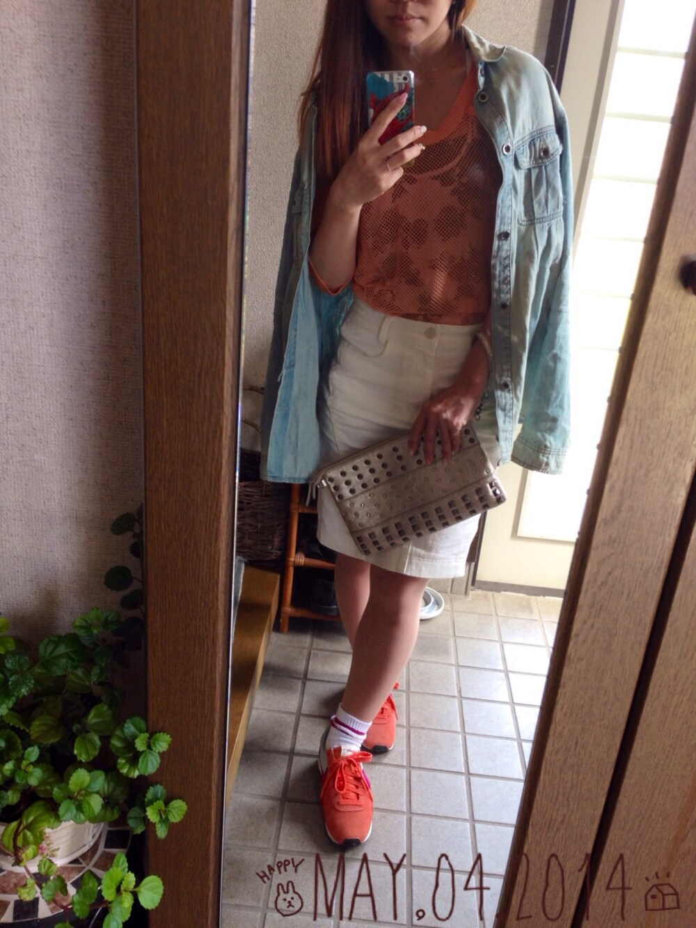 「ペンシルスカート、オーバーサイズ、膝下スカート、ラインソックス、サマーニット、ディーゼル、春のレジャースタイル、靴下 × スニーカー、ナイキ派♡」｜「ROSE BUDのS-LSK-13104 4-PKT FRONT TIGHT SKIRT（スカート、ホワイト系）」を使った、Naki★さん（レディース・152cm）の春コーディネートの1枚目の写真