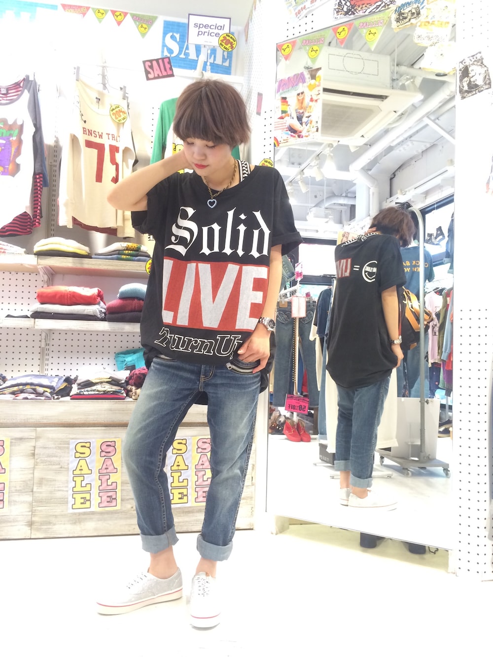 「RNA、ビッグシルエット、ワンピース、ビックT、黒Tシャツ、夏、スニーカー、ボーイッシュ、ルーズパンツ」｜「RNAのM0015 Turn up! ルーズTシャツワンピ（Tシャツ/カットソー、ブラック系）」を使った、halcaさん（メンズ・159cm）の春コーディネートの1枚目の写真