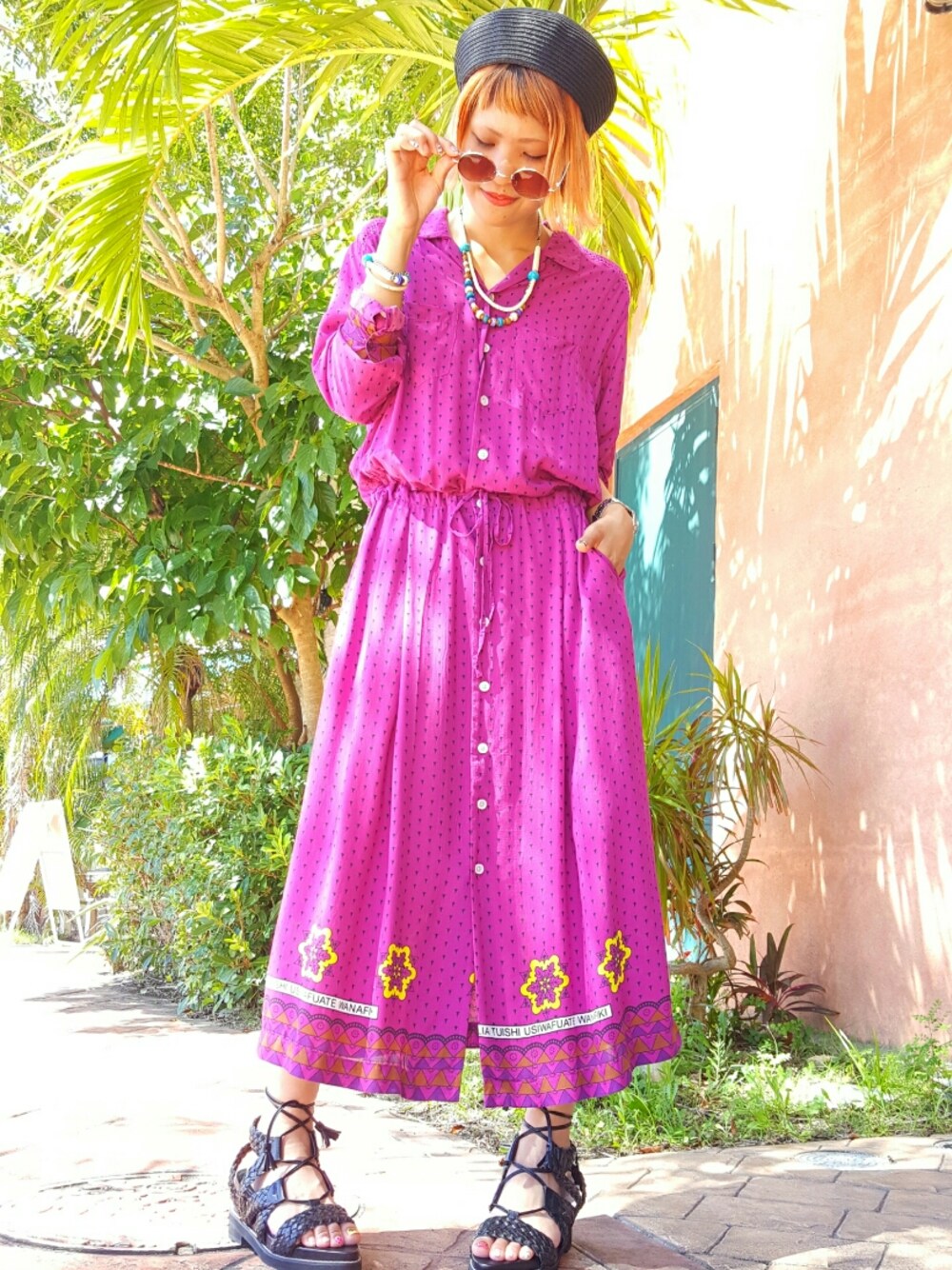 「夏、summer、RNA、fashion、沖縄、ロング丈、シャツワンピ、シャツスタイル、coordinate、カンガ柄」｜「RNAのE4260 サマーベレー（ハンチング/ベレー帽、ブラック系）」を使った、halcaさん（レディース・159cm）の夏コーディネートの1枚目の写真