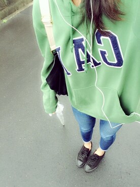 「GAP（ギャップ）のアイテム（パーカー、グリーン系）」を使った、なぁーんさん（レディース・172cm）の秋コーディネート